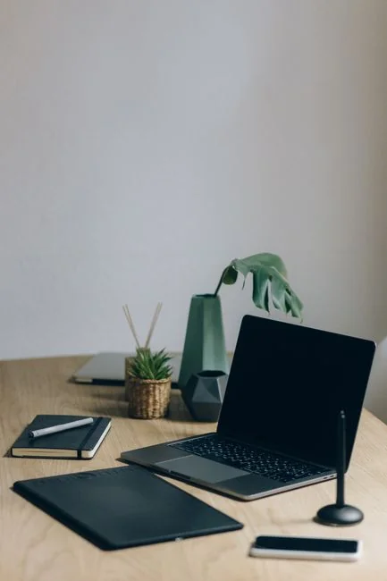 Present yourself like a professional with your new website. Build your own site on solidpixels.